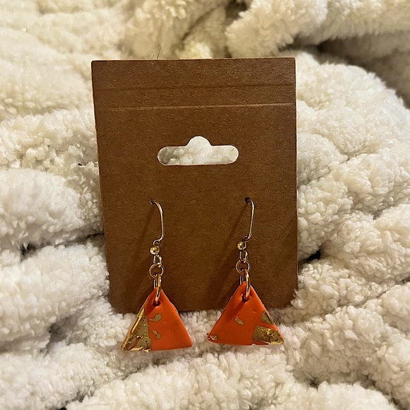 Handmade polymer clay boho gold flake dangle earrings - Picture 2 of 2